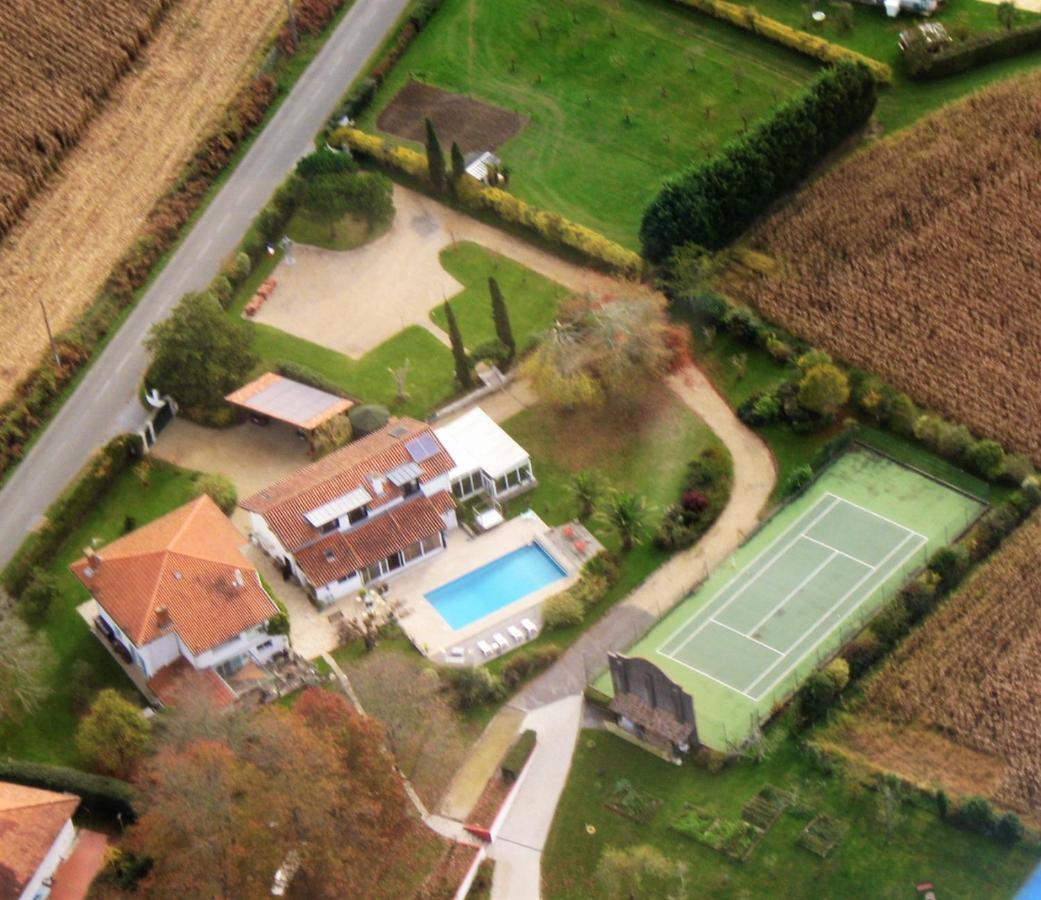 Bed and Breakfast Domaine de Millox à Saint-André-de-Seignaux Extérieur photo