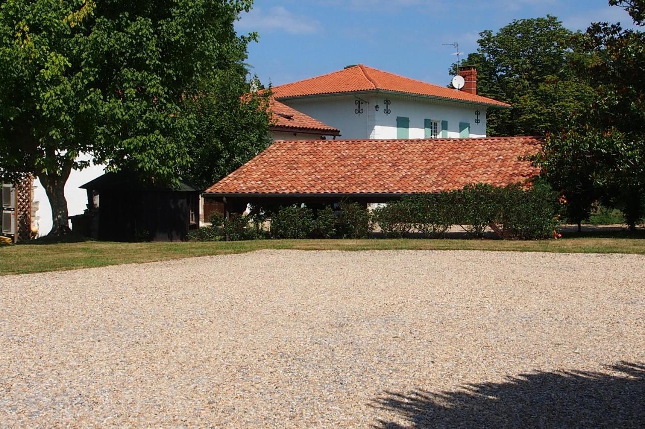 Bed and Breakfast Domaine de Millox à Saint-André-de-Seignaux Extérieur photo