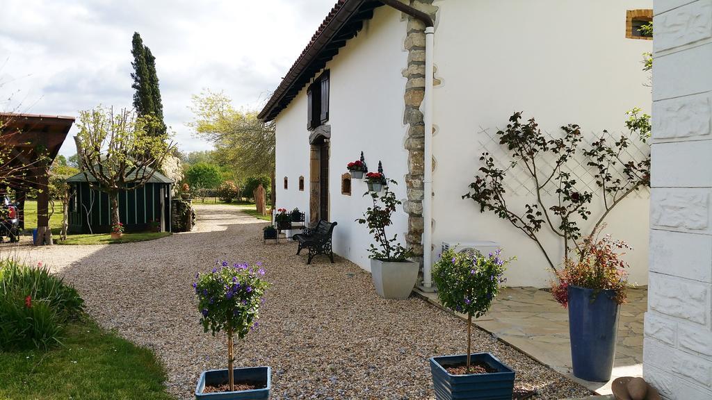 Bed and Breakfast Domaine de Millox à Saint-André-de-Seignaux Extérieur photo